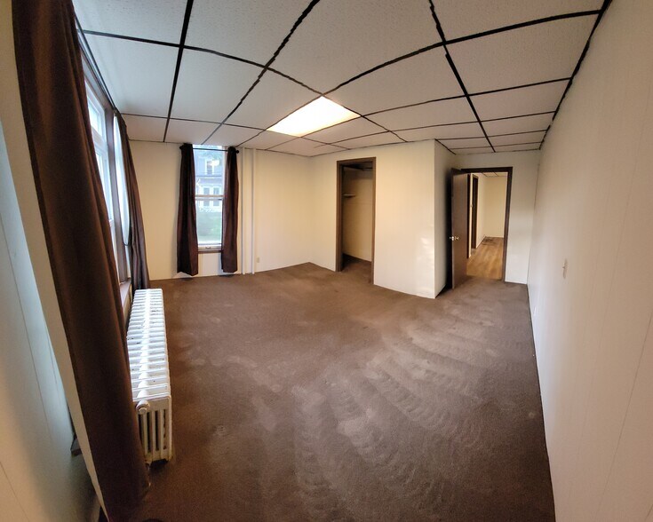 Building Photo - 137 N Prairie St