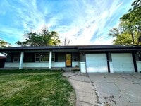 Building Photo - Remodeled 4BR Near Eastborough w/ Finished Basement & HUGE Fenced Yard – $2,000