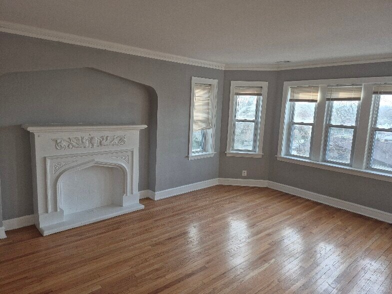 Building Photo - 8053 S Wolcott Ave