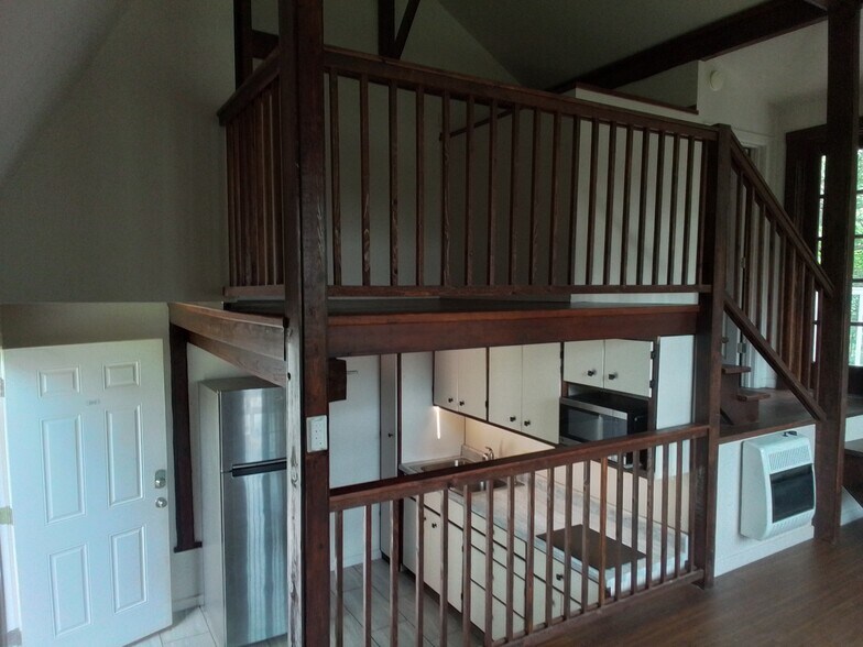 Building Photo - 3308 E Oakleaf Dr