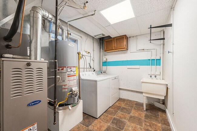 Building Photo - Loft Style Townhouse Available in Arvada!