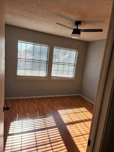 Building Photo - 2708 London Ct