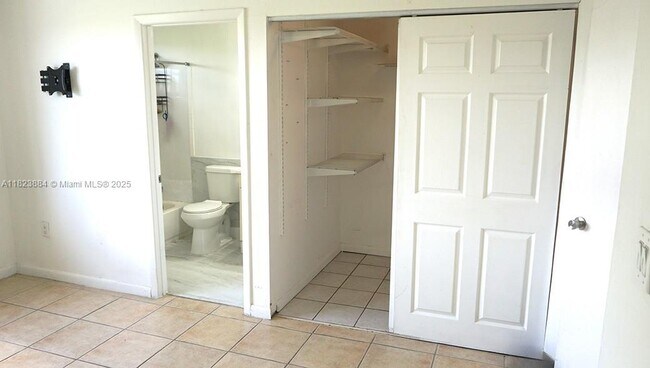 Building Photo - 1705 San Remo Cir