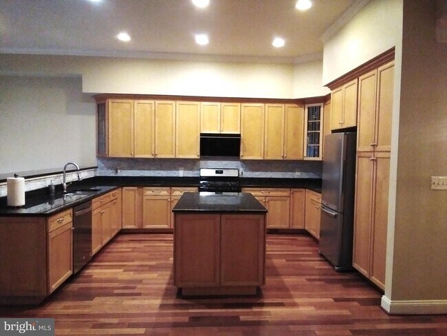 Building Photo - 6403 Velliety Ln
