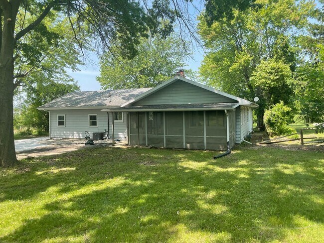 Building Photo - 2404 US-20