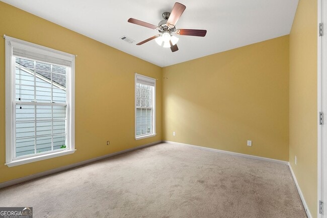 Building Photo - 232 Begonia Ct