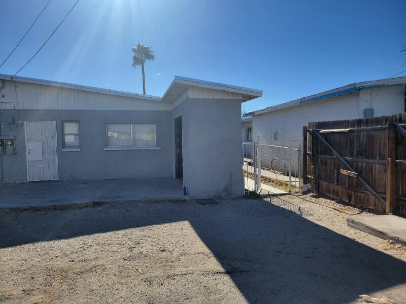 Building Photo - 2129 Ballard Dr