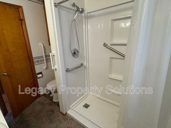 Building Photo - 2106 Assumption Dr