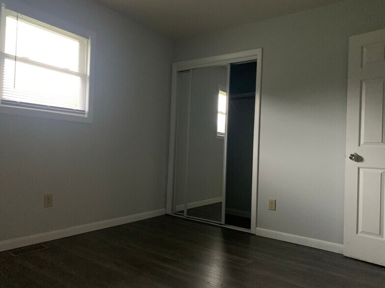 Building Photo - 1117 Pam Dr