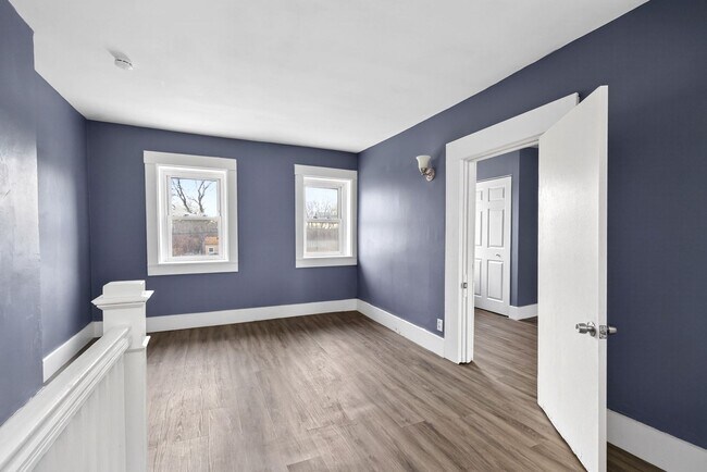 Building Photo - Newly renovated property