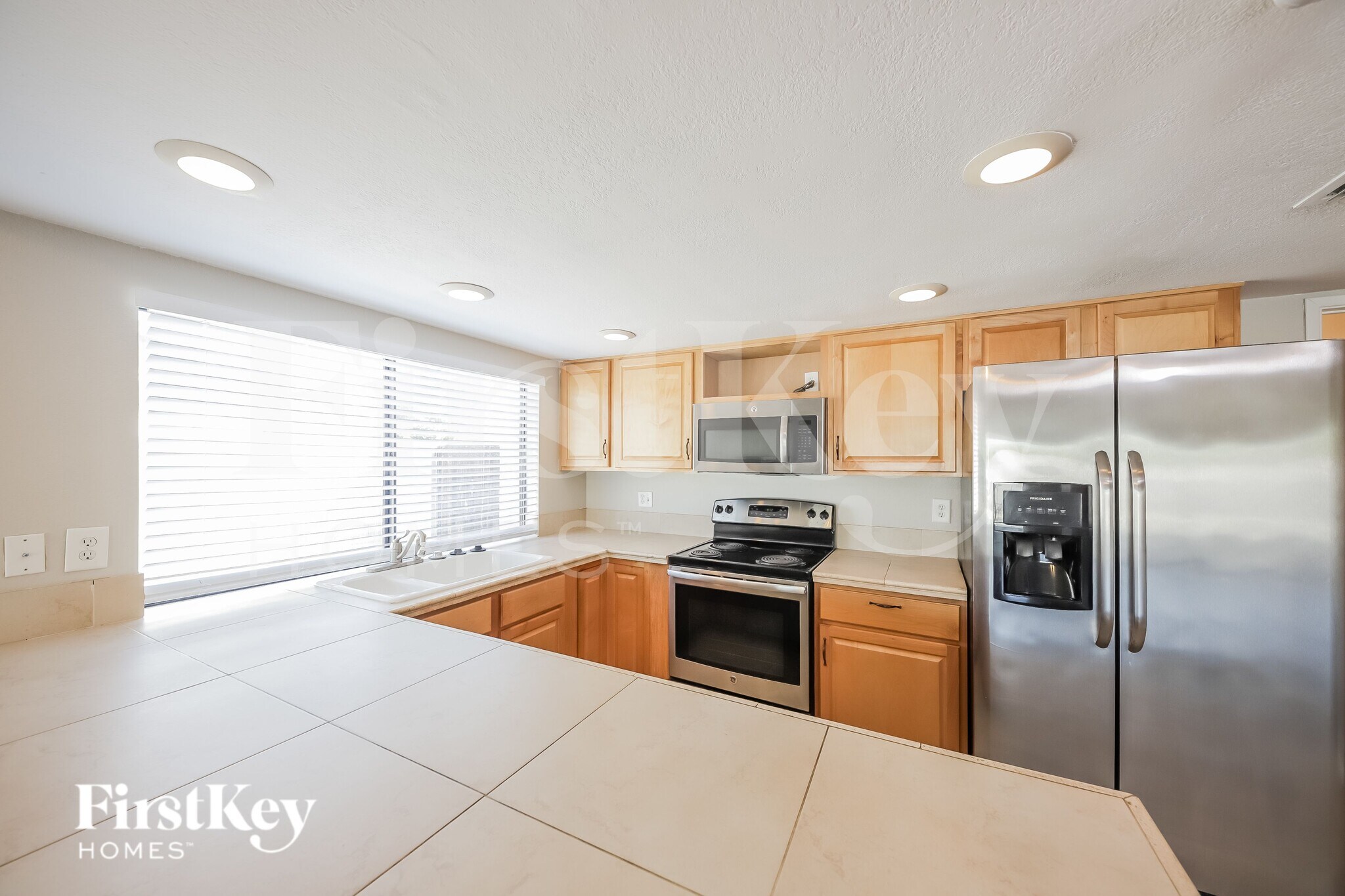 Building Photo - 16814 N 34th Ave