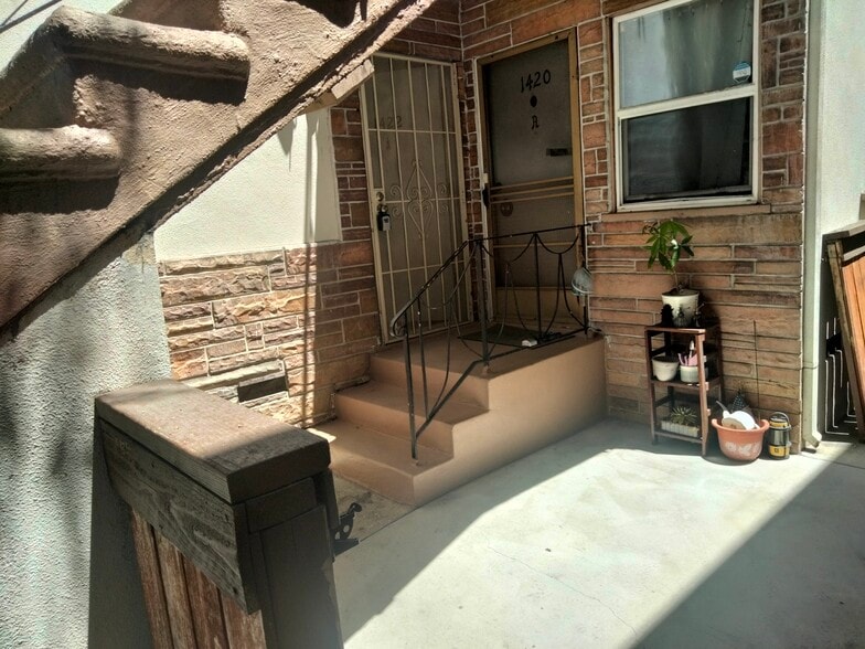 Entrance - 1420 N Hollywood Way