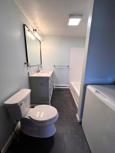 Bathroom 1 - 94 Graham St