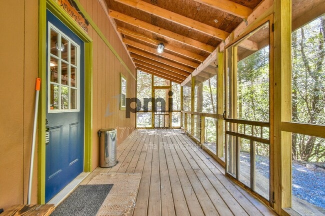 Building Photo - 43 Davis Gap Rd