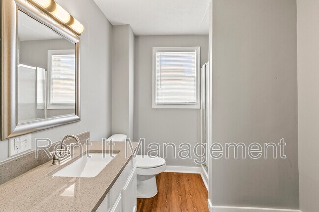 Building Photo - 3042 Cottage Grove Ave