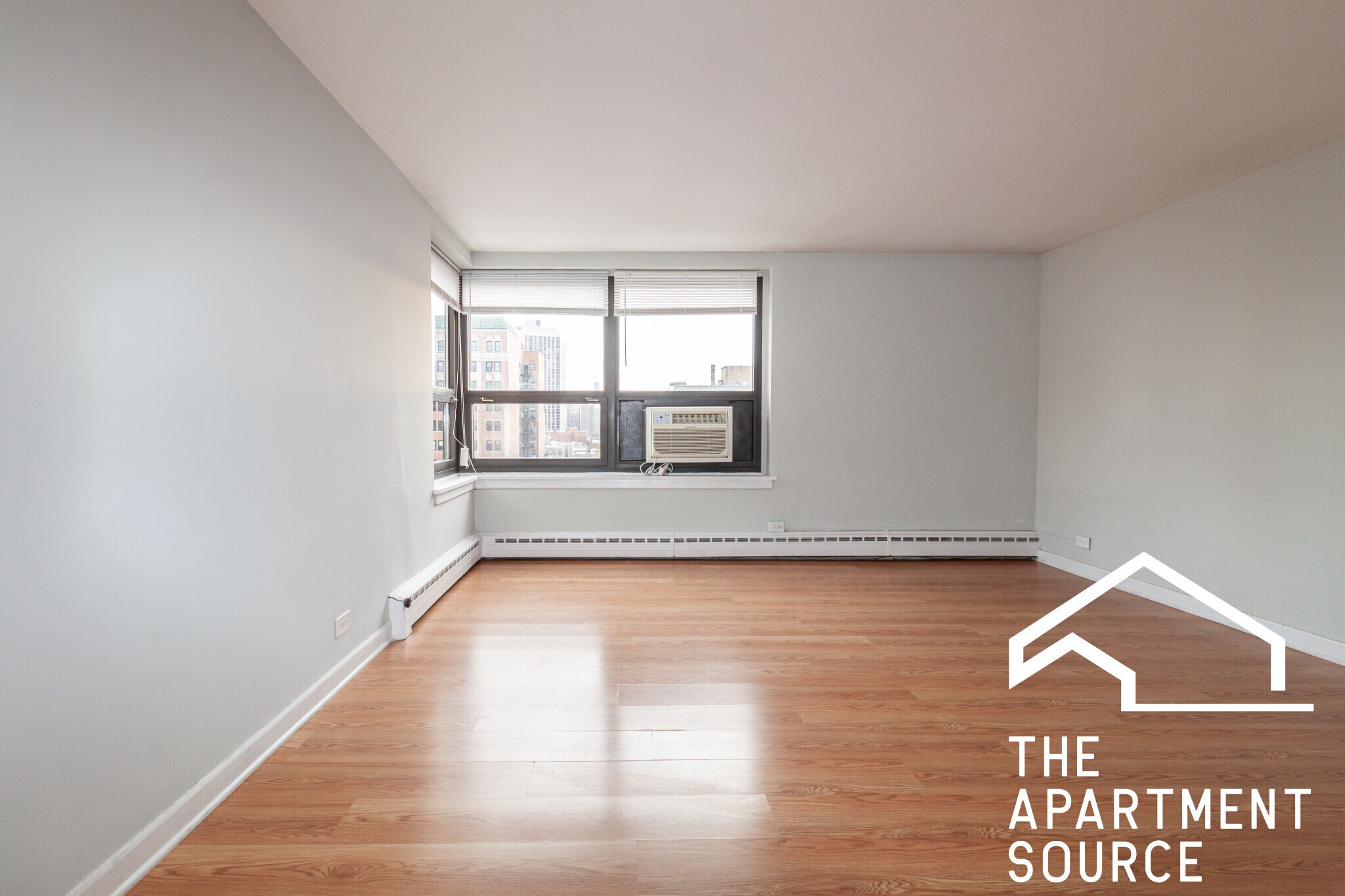 Building Photo - 445 W Wellington Ave