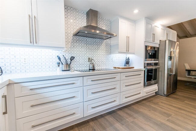 Building Photo - 2275 SW 44th St