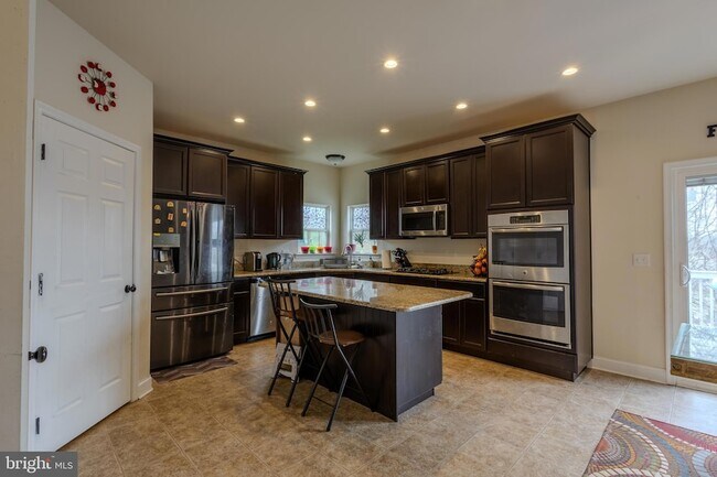 Building Photo - 3365 Alydar Rd