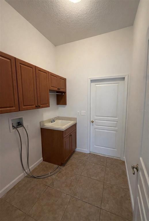 Building Photo - 9460 Hayward Rd