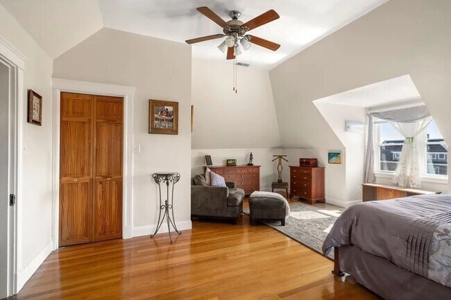 Building Photo - 106 Grovers Ave