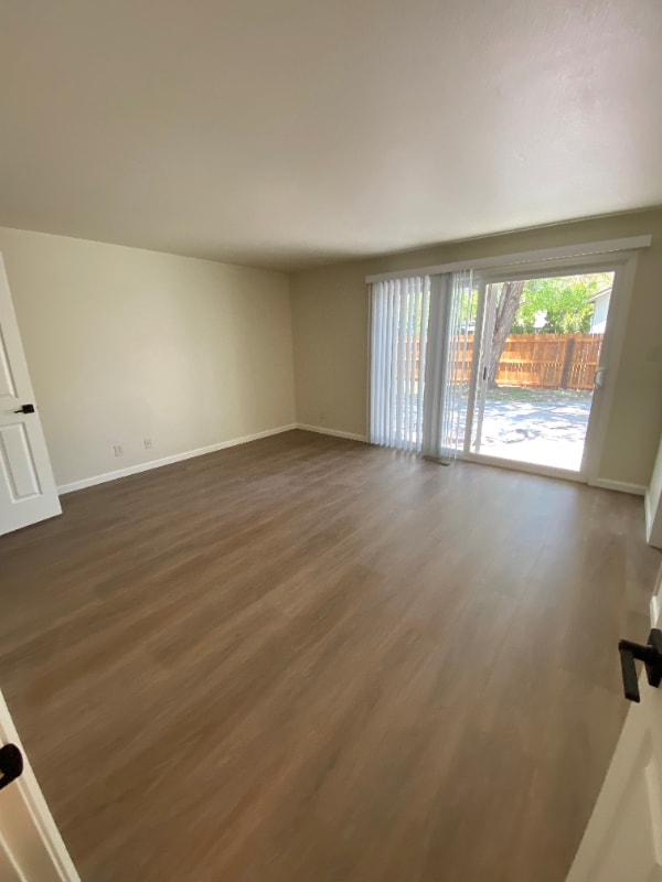 Building Photo - 4505 Dos Rios Ct