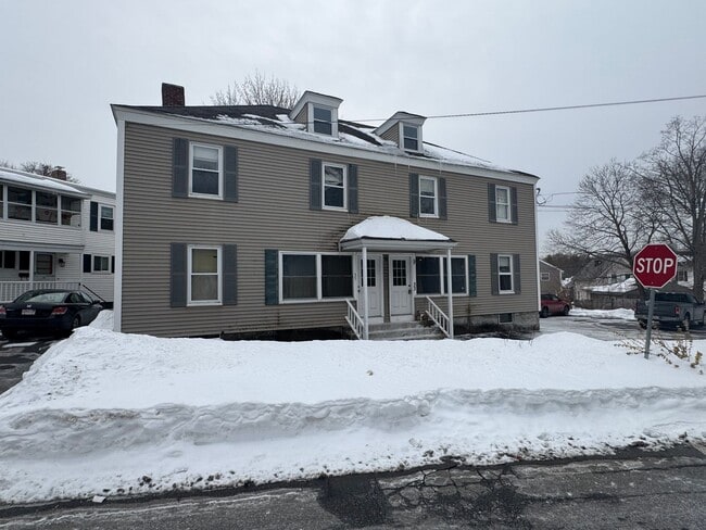 Building Photo - 33-35 Dinley St