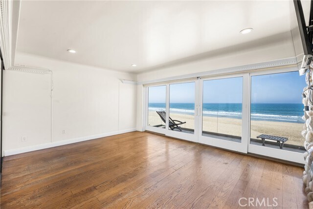 Building Photo - 87 Surfside Ave.