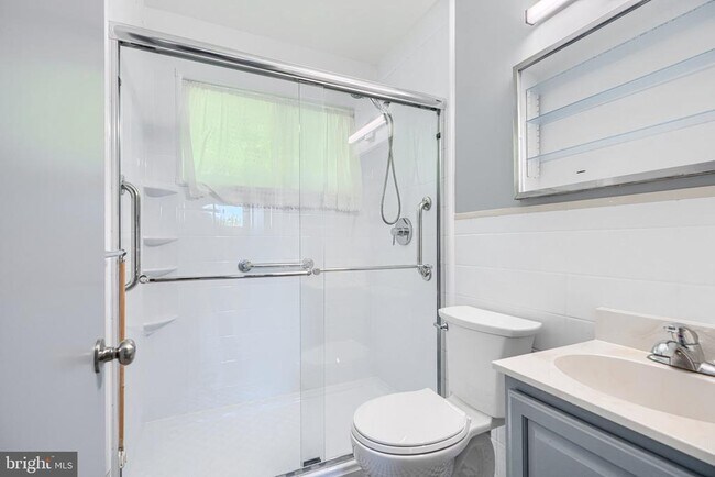 Building Photo - 5506 Adleigh Ave