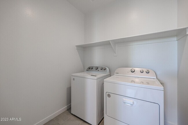 Building Photo - 2071 W Sierra Sunset Trail