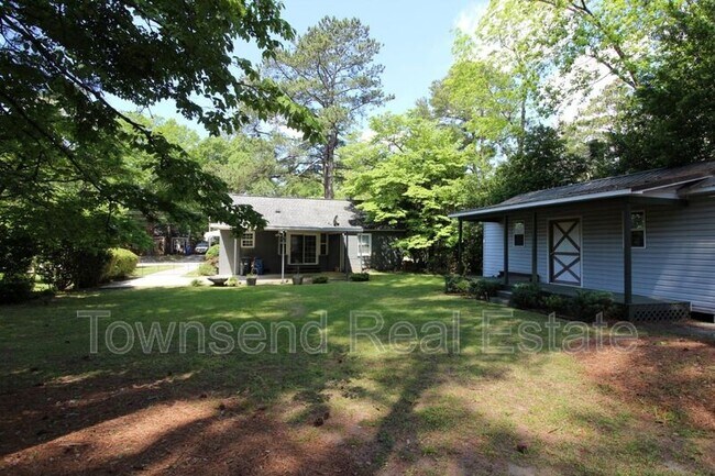 Building Photo - 508 Huske St