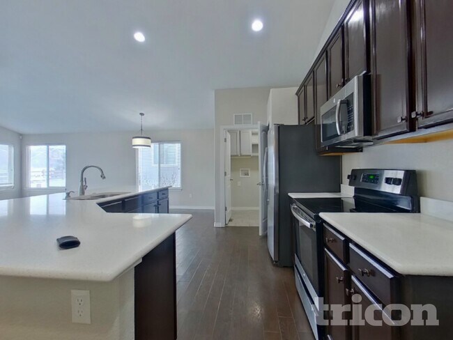 Building Photo - 13485 Park Meadows Dr