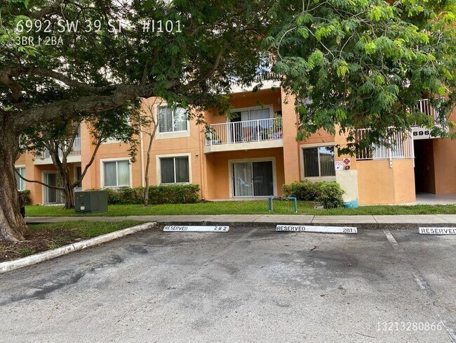 Building Photo - 6992 SW 39th St