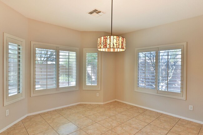 Building Photo - **Beautiful Home in Gilbert, AZ**