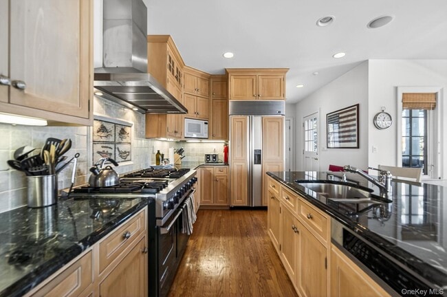 Building Photo - 336 Mariposa Dr