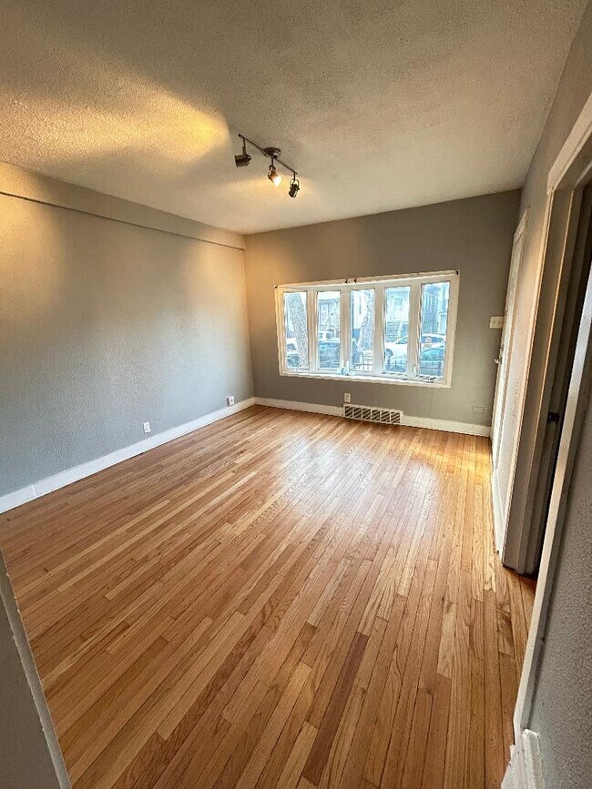 Living Room - 8213 S Houston Ave