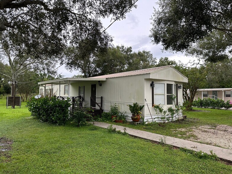 Building Photo - 4823 NW 27th St