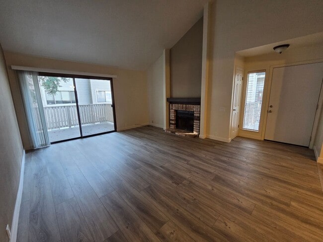 Building Photo - REDUCED!!!