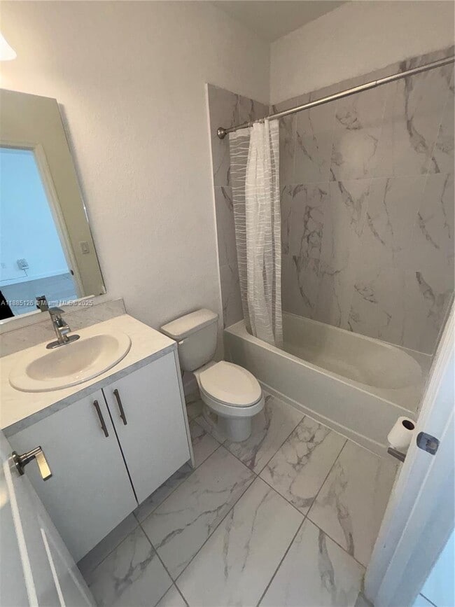 Building Photo - 1238 NW 4th Ln