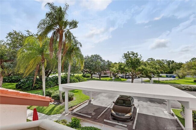 Building Photo - 6060 SE Martinique Dr