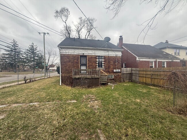 Building Photo - 12847 Maiden St