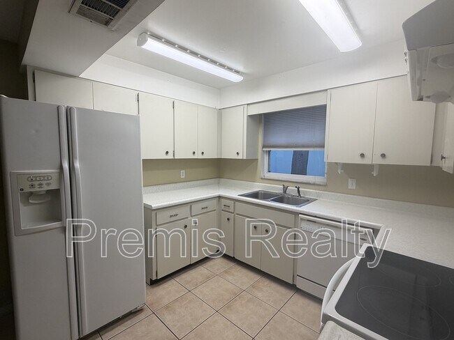 Building Photo - 1310 Amble Ln