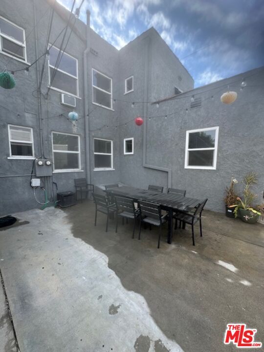 Building Photo - 1601 Stearns Dr
