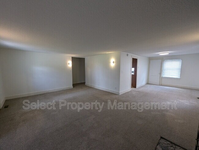 Building Photo - 710 E Cook Rd