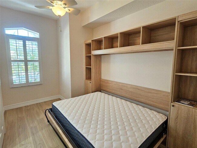 Building Photo - 330 Rio Terra