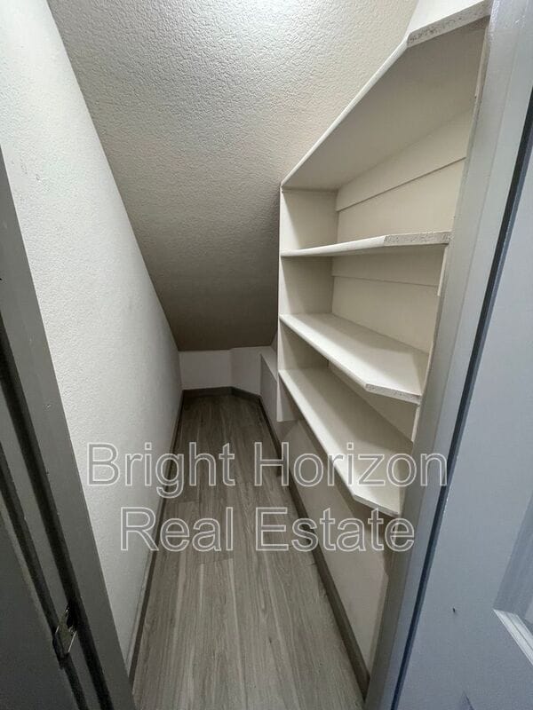 Building Photo - 10604 Tube Dr