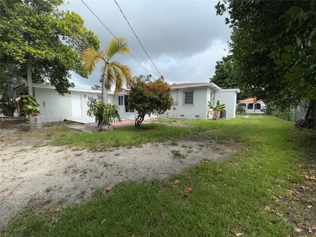 Building Photo - 2920 SW 15th St