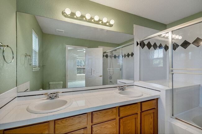 Building Photo - 1755 Emerson St