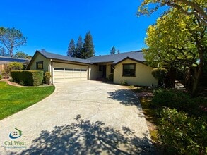 Building Photo - $5995 - Spacious 4 Bed/2 Bath Los Gatos Ho...