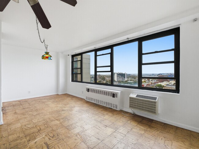 Building Photo - 10 Huron Ave