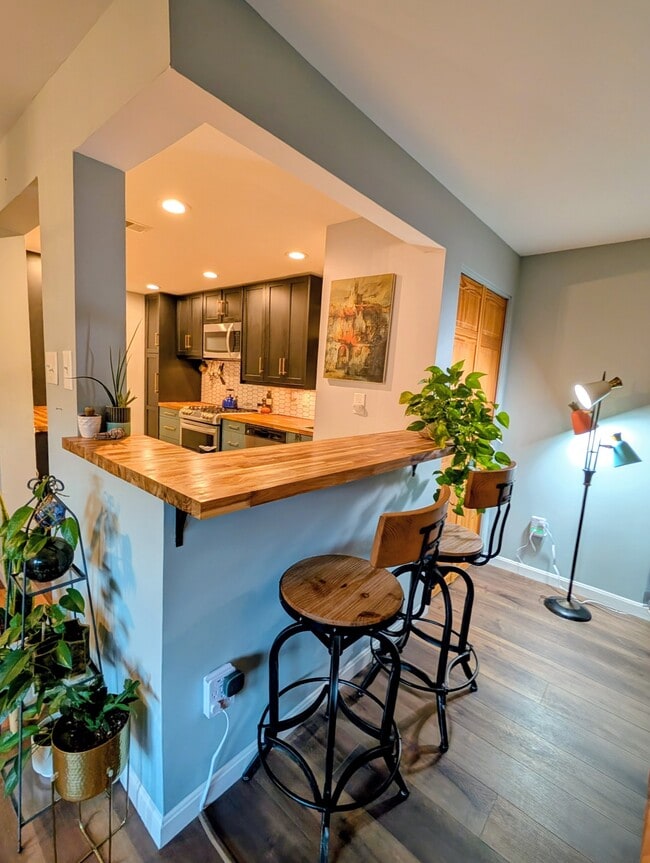 Building Photo - 12709 Gordon Blvd